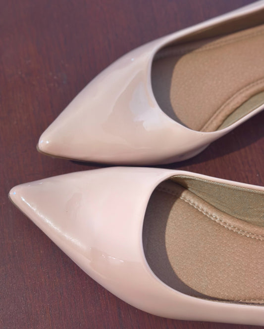 ASOS DESIGN pointed flats in nude patent PU — Size 38