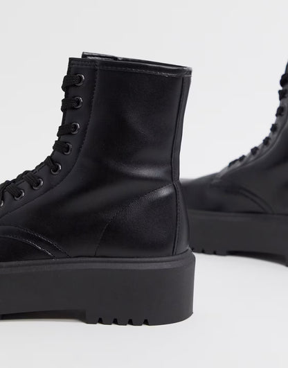 ASOS DESIGN Attitude 2 lace up chunky platform boots in black — Size 37