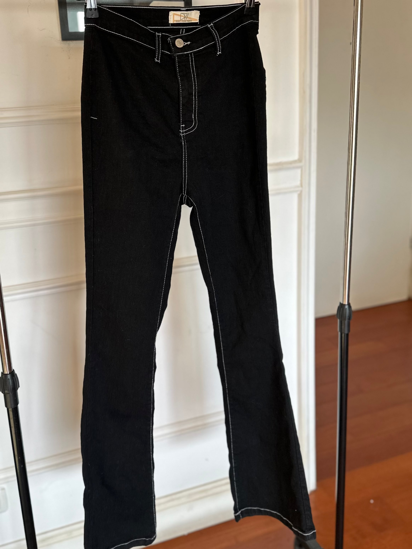 DTT Bianca high waisted wide leg jeans with heart pocket detail in black - EU 38