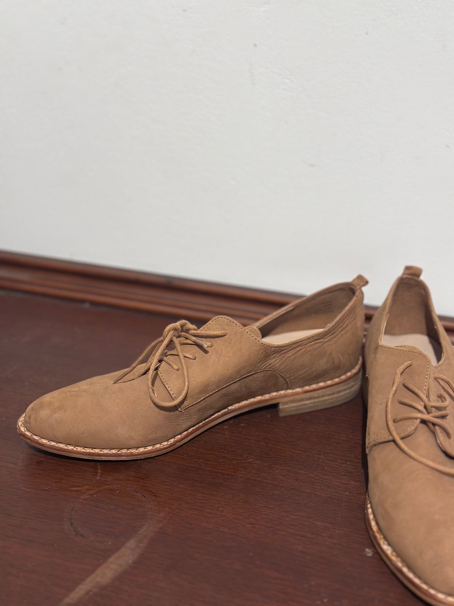 ALDO Italian leather lace-up Derby shoes in camel — Size 37