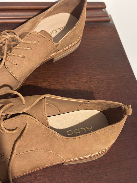 ALDO Italian leather lace-up Derby shoes in camel — Size 37