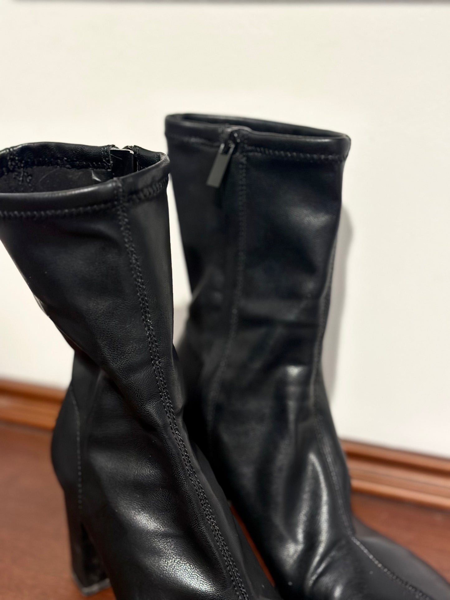 H&M block-heel ankle boots in black — Size 37