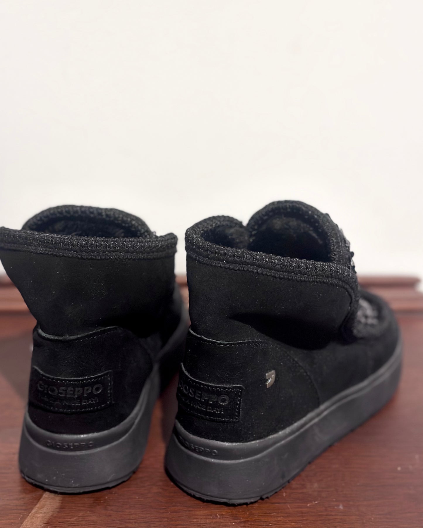 Gioseppo leather platform slip-on boots in black — Size 37