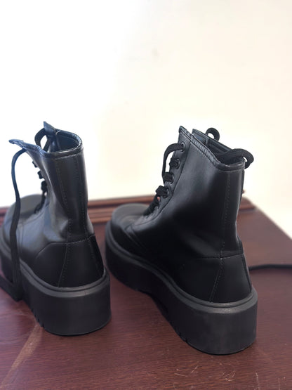 ASOS DESIGN Attitude 2 lace up chunky platform boots in black — Size 37