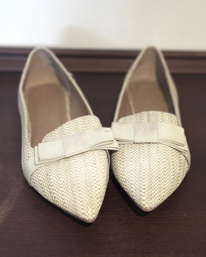 ASOS DESIGN bow detail woven pointed flats in beige — Size 38