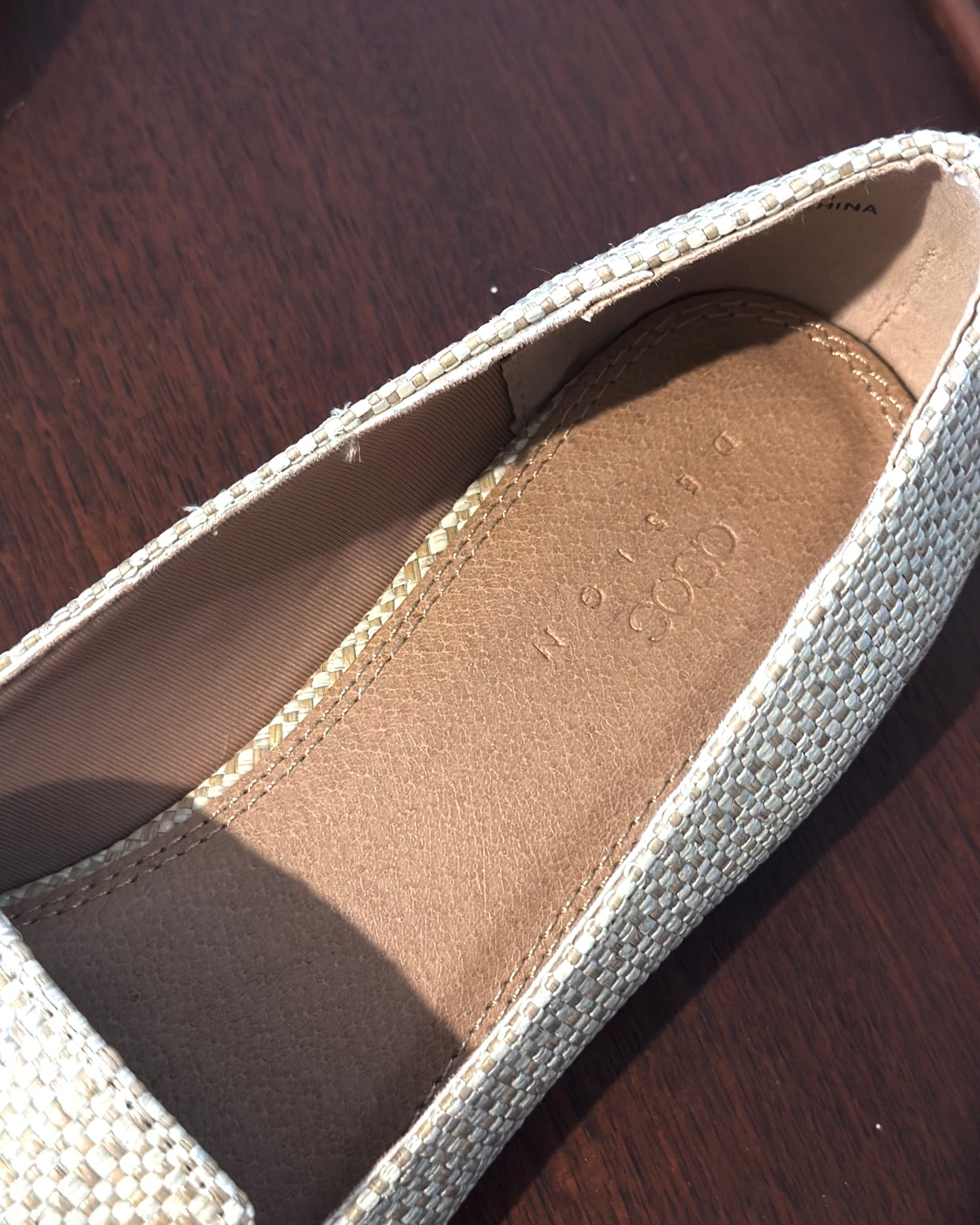 ASOS DESIGN bow detail woven pointed flats in beige — Size 38