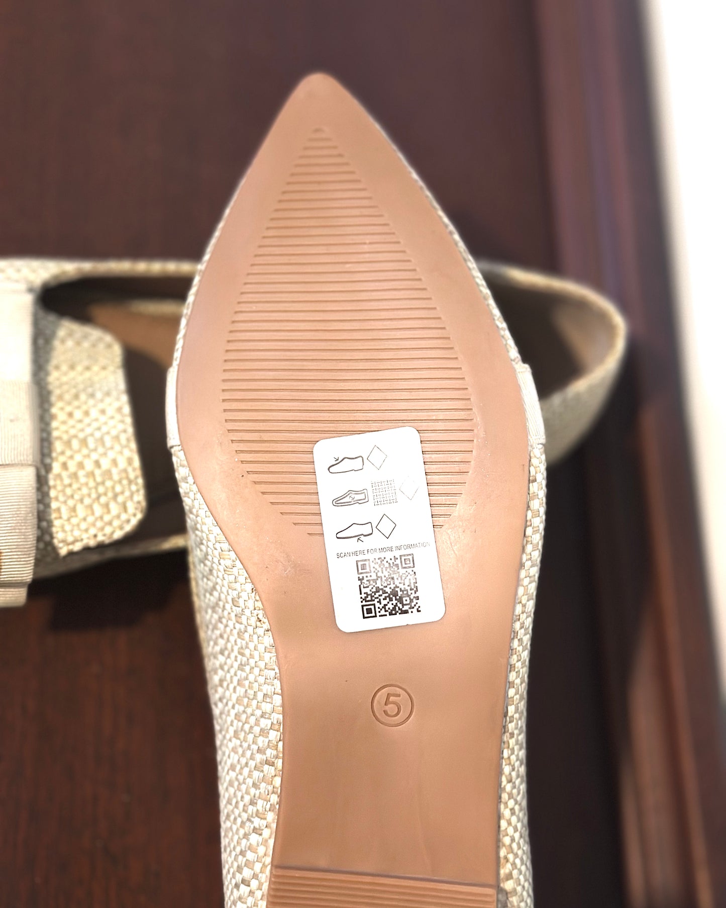 ASOS DESIGN bow detail woven pointed flats in beige — Size 38