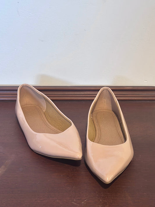 ASOS DESIGN pointed flats in nude patent PU — Size 38